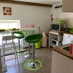 Haus Am Teich Apartamento Besitz